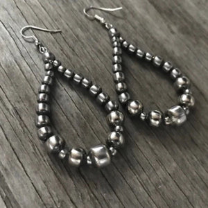 Graduate Navajo Pearls earrings