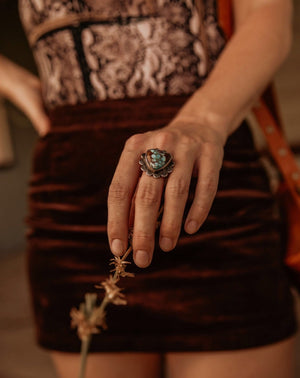 Get your hands on this stunning Vintage Ring. It’s has an exquisite No #8 stone, you won’t want to take your eyes of it.   * Very rare * vintage #8 Mine Turquoise carved into a 3/4" Southwest ring. 22mm polished heart cabochon set in handmade sterling silver rose petal setting with 18K Rose Gold accent!  Heirloom item. One of a kind collectors item to be worn, admired and treasured. @swancreekinteriors Australia 