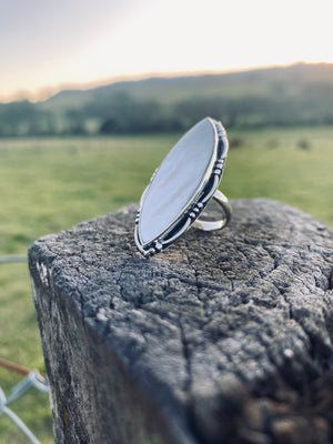 Roxy Collection Special    You'll be in love with this iridescent ✦MOP✦ Southwest dress ring. Artisan made in .925 Sterling silver, elongated Southwest design covers the top of you finger.  Weight : 8.77 Gram Approx ✦Stone Size : 40 x 13 MM Approx.