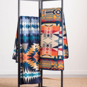 Bring style and colour to your room with this dazzling Pendleton blanket. @swancreekinteriors Australia 