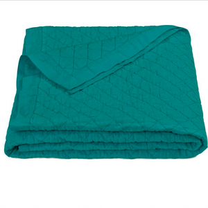 This diamond quilted bedcover in stunning deep turquoise-teal with bring colour to any bedroom setting. Beautiful breathable ‘Linen/Cotton’ blend bedcover for those hotter months.   We imported this beautiful quilt all the way from Dallas TX. You will find this same textile styled in Western ranches, magazines and luxury boutiques in the USA. @swancreekinteriors AUS.