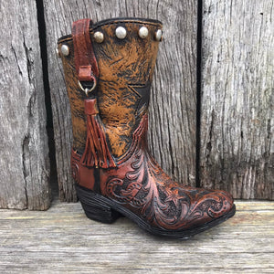 Little boot decor  Display anywhere in your home, office or gooseneck. Can be used as a pen holder or display dried flowers.  Sourced by us in Dallas TX. Boot Size Size (Inches): Approx 6 inches